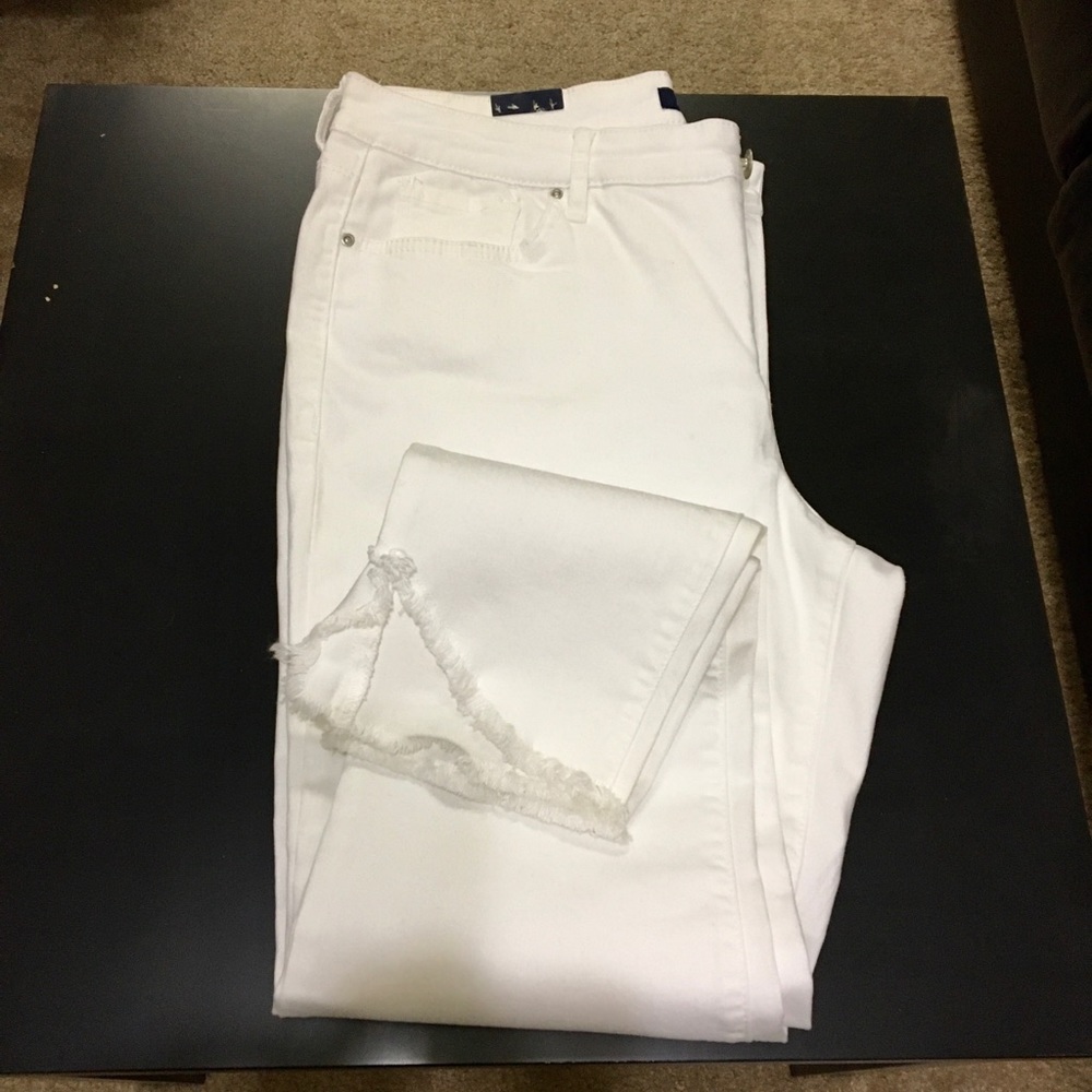 Kaari Blue | white skinny jeans